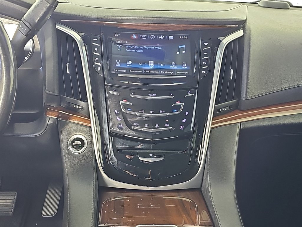 Used 2018 Cadillac Escalade ESV Premium Luxury RWD image 17