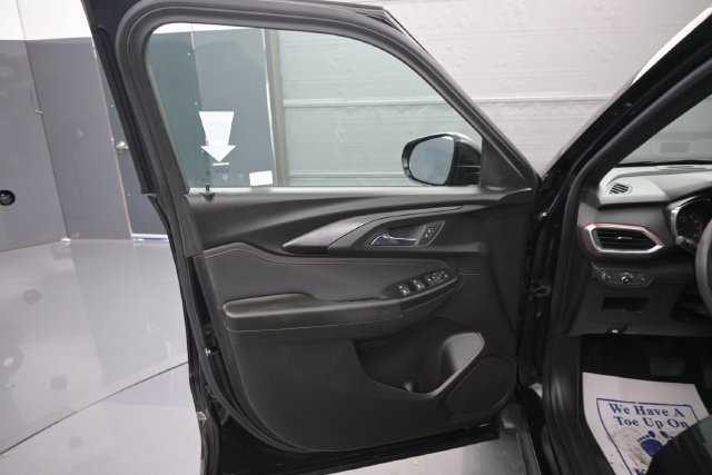 Used 2023 Chevrolet TrailBlazer RS AWD/4WD image 9