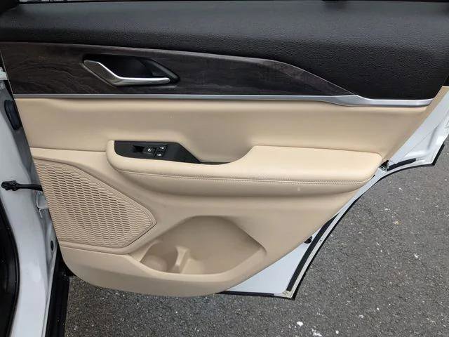 Certified 2023 Jeep Grand Cherokee Limited AWD/4WD image 24