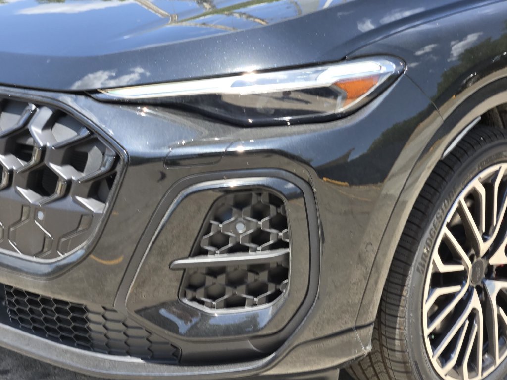 New 2026 Audi SQ5 Prestige AWD/4WD image 12