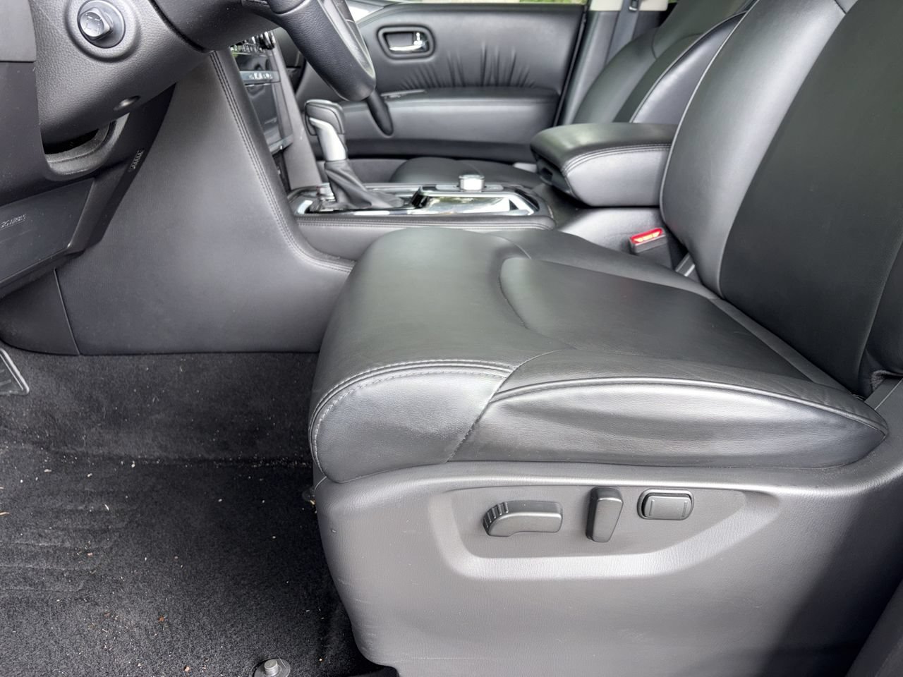 Used 2024 Nissan Armada SV AWD/4WD image 28