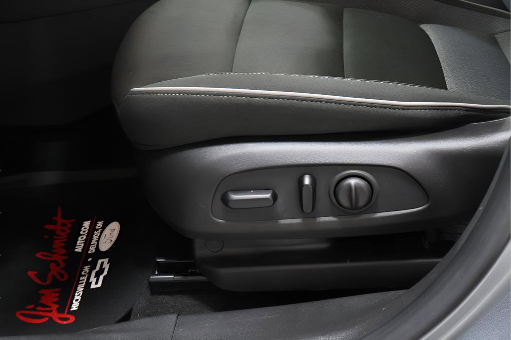 Used 2023 Chevrolet TrailBlazer LT w/ LPO, Blackout Package image 19