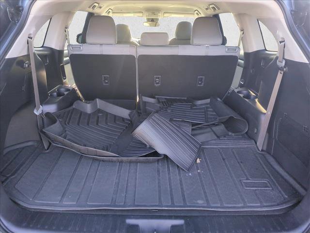 Used 2020 Toyota Highlander L image 6