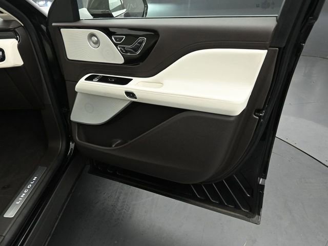 Certified 2023 Lincoln Aviator Black Label image 32