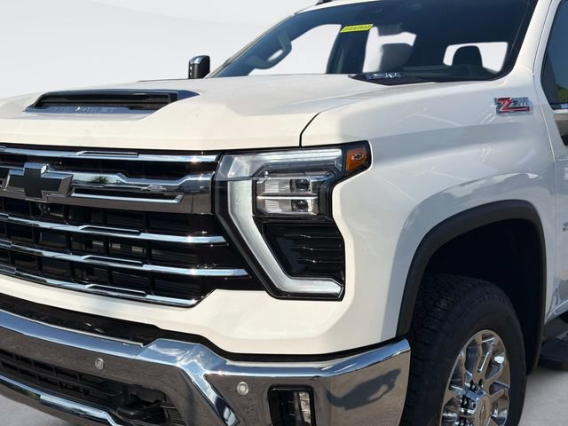 New 2026 Chevrolet Silverado 2500 LTZ w/ LTZ Plus Package AWD/4WD image 9