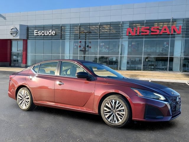 Used 2025 Nissan Altima 2.5 SV