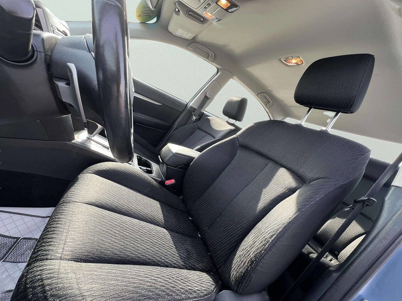 Used 2010 Subaru Legacy 2.5i Premium image 19