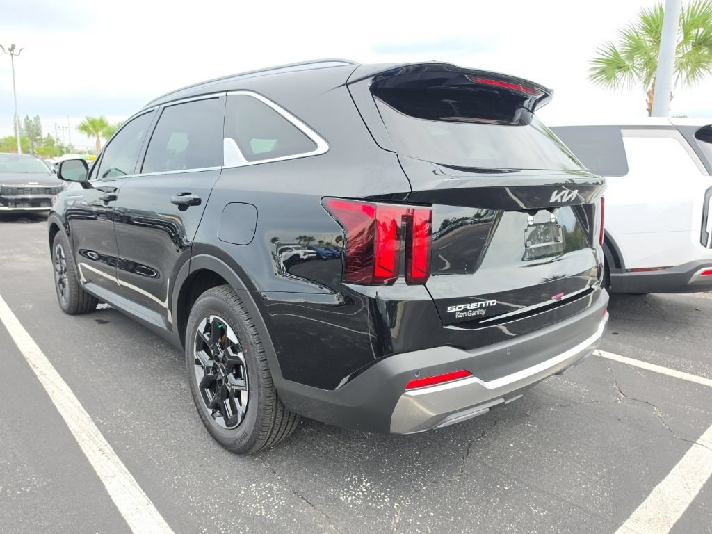 Certified 2026 Kia Sorento S w/ S Panoramic Sunroof Package FWD image 11