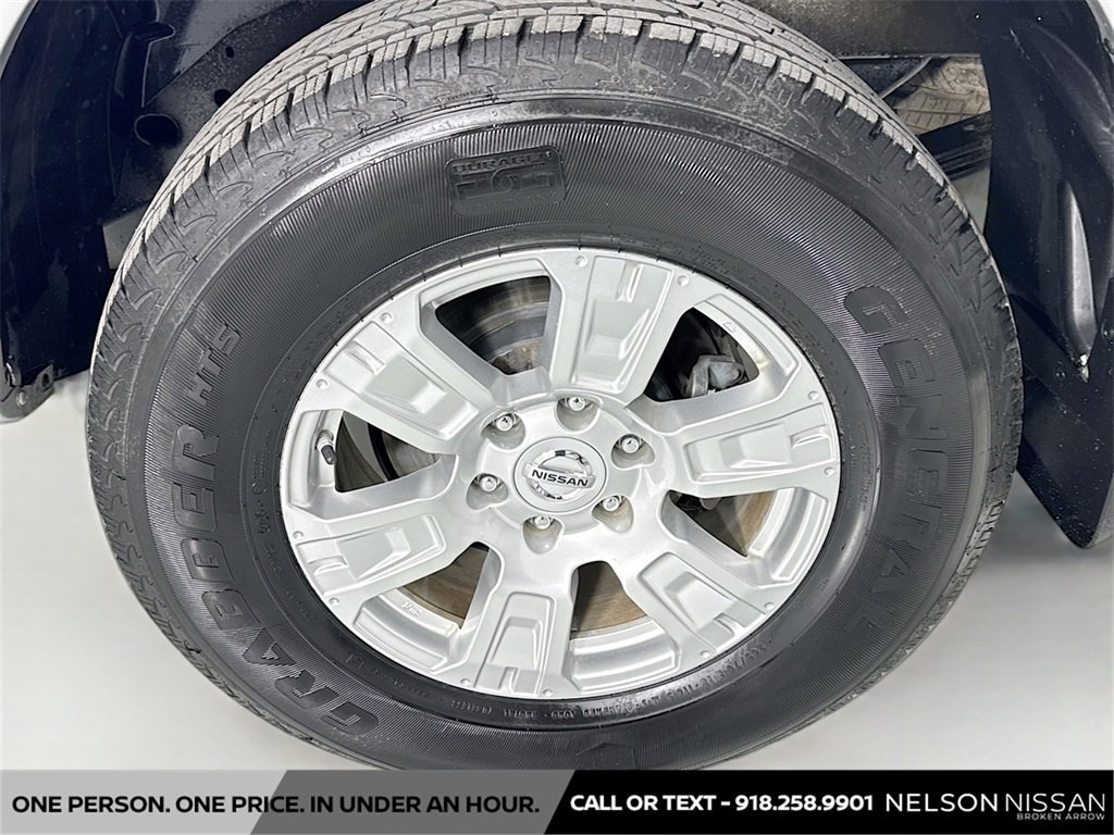 Used 2017 Nissan Titan SV image 31