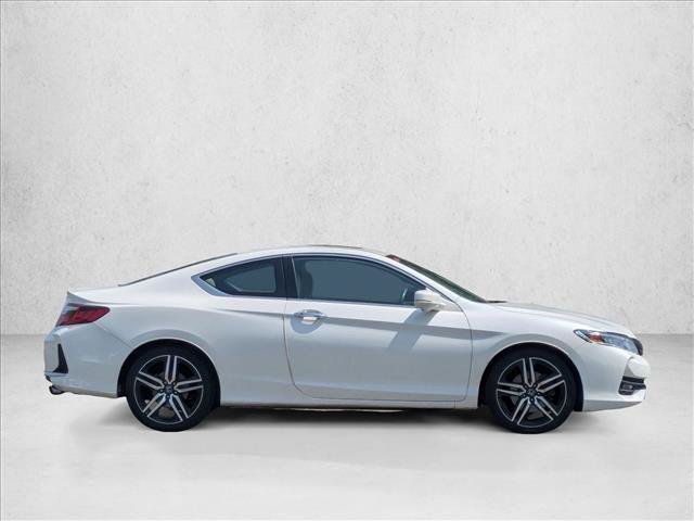 Used 2017 Honda Accord Touring image 4