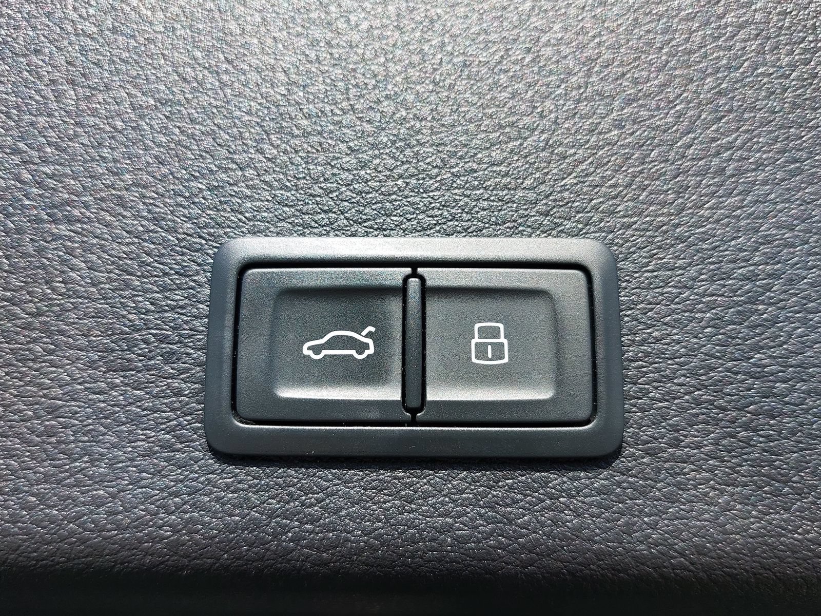 Used 2019 Audi e-tron Prestige AWD/4WD image 13