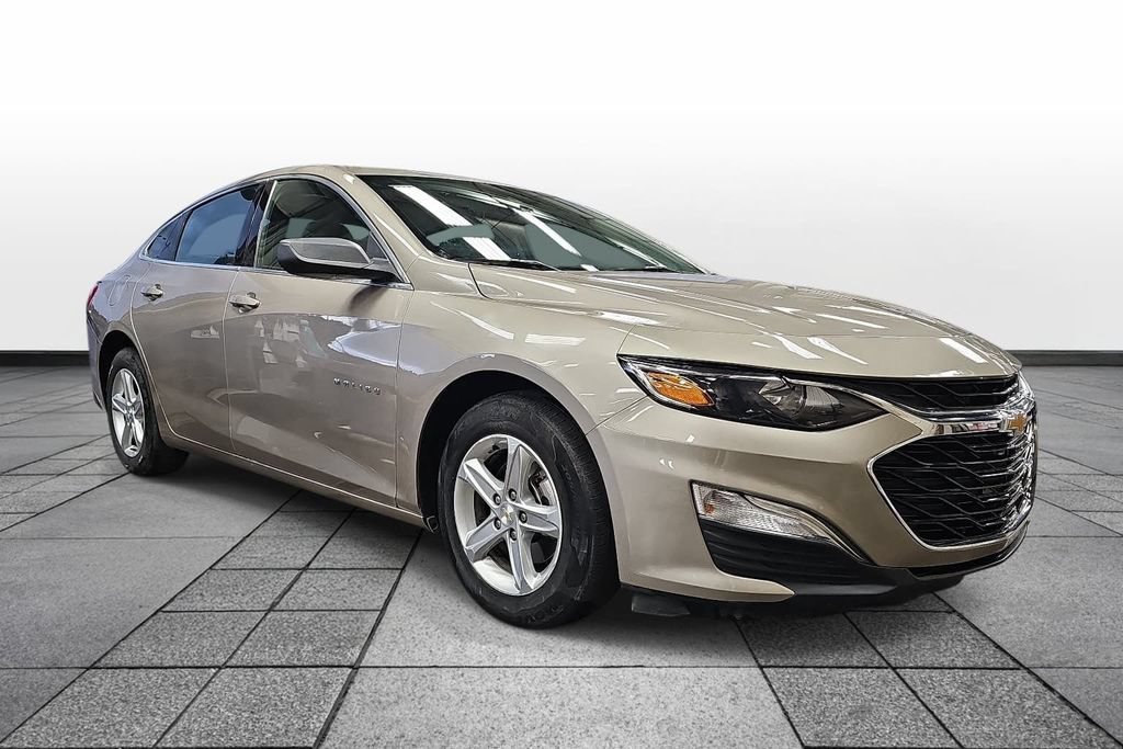 Used 2024 Chevrolet Malibu LS FWD image 3