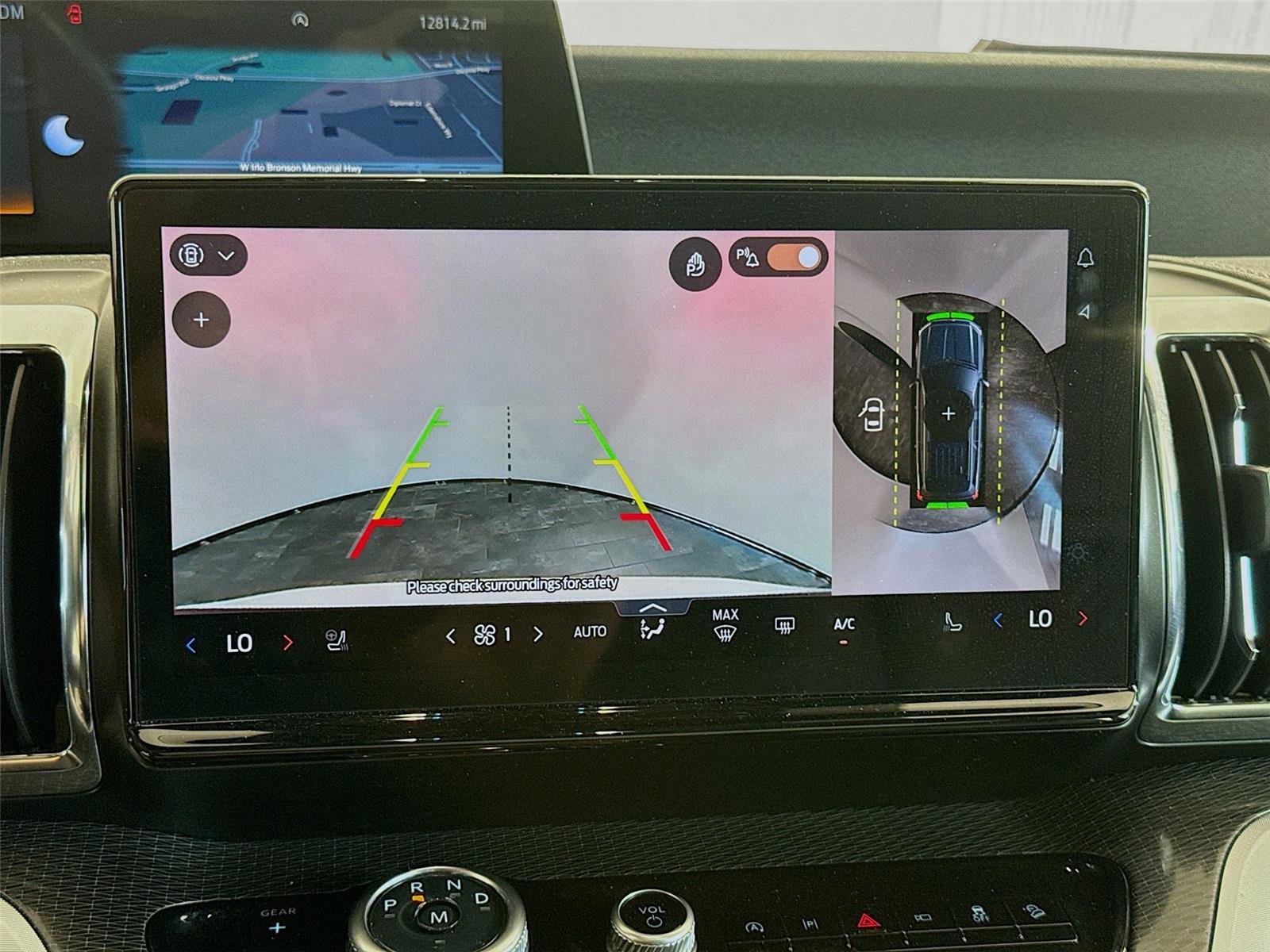 Used 2025 Ford Expedition Max Platinum w/ Stealth Performance Package image 9