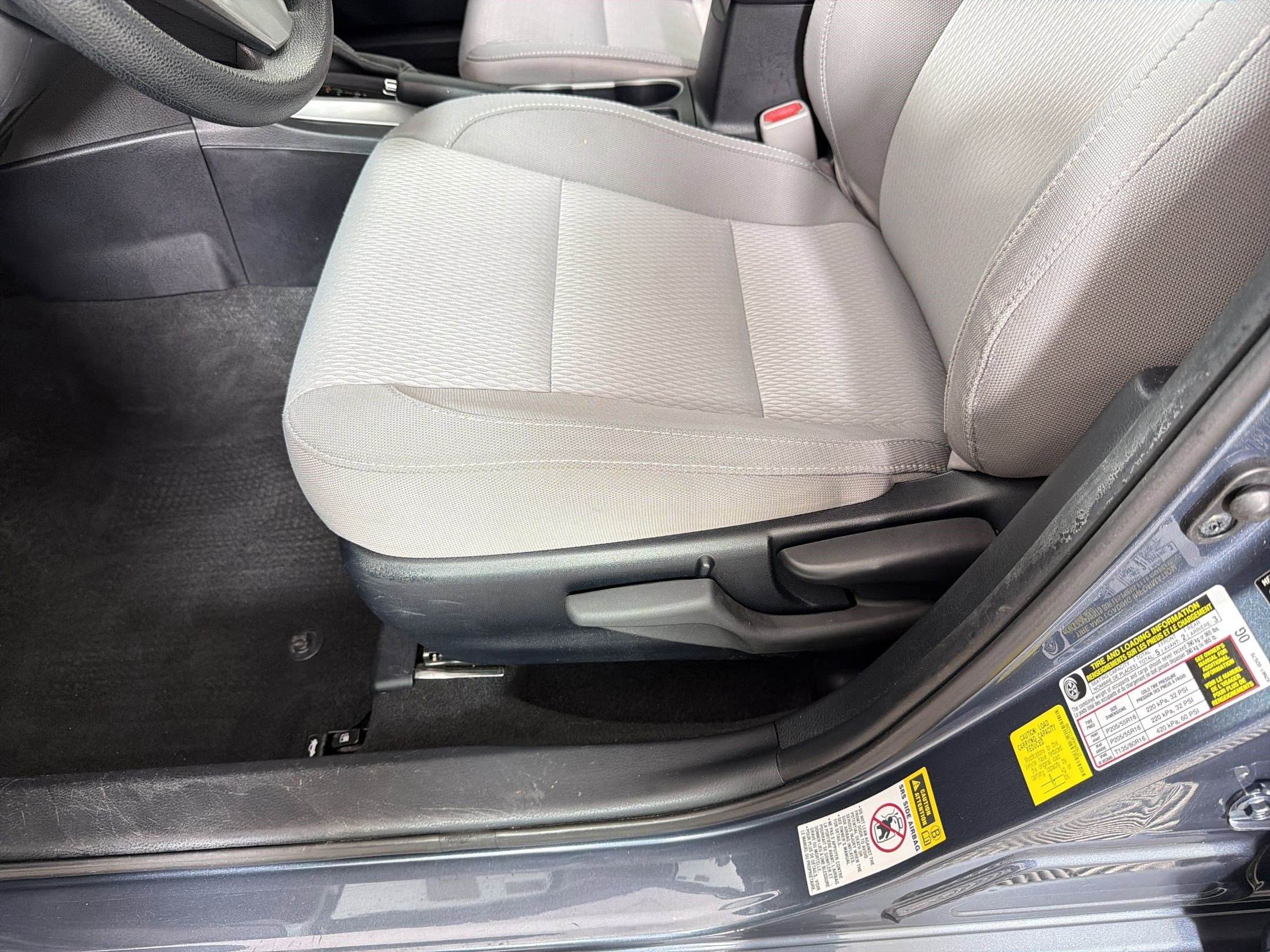 Used 2015 Toyota Corolla LE FWD image 14