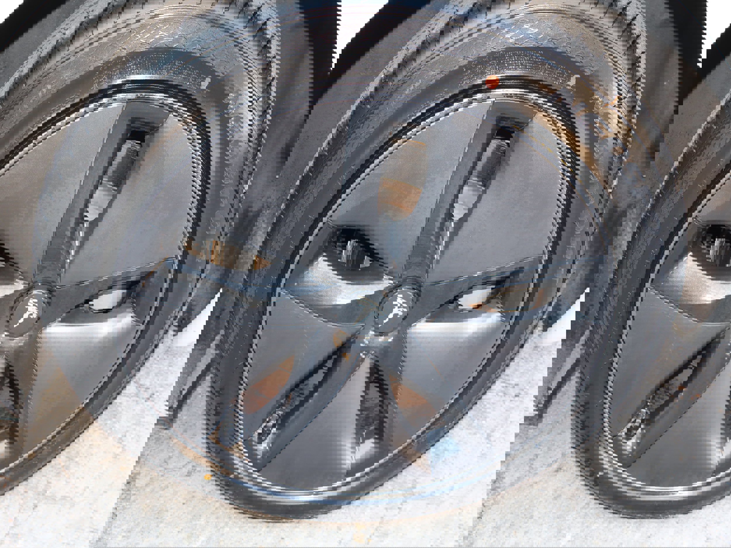 Used 2018 Tesla Model 3 Mid Range image 17