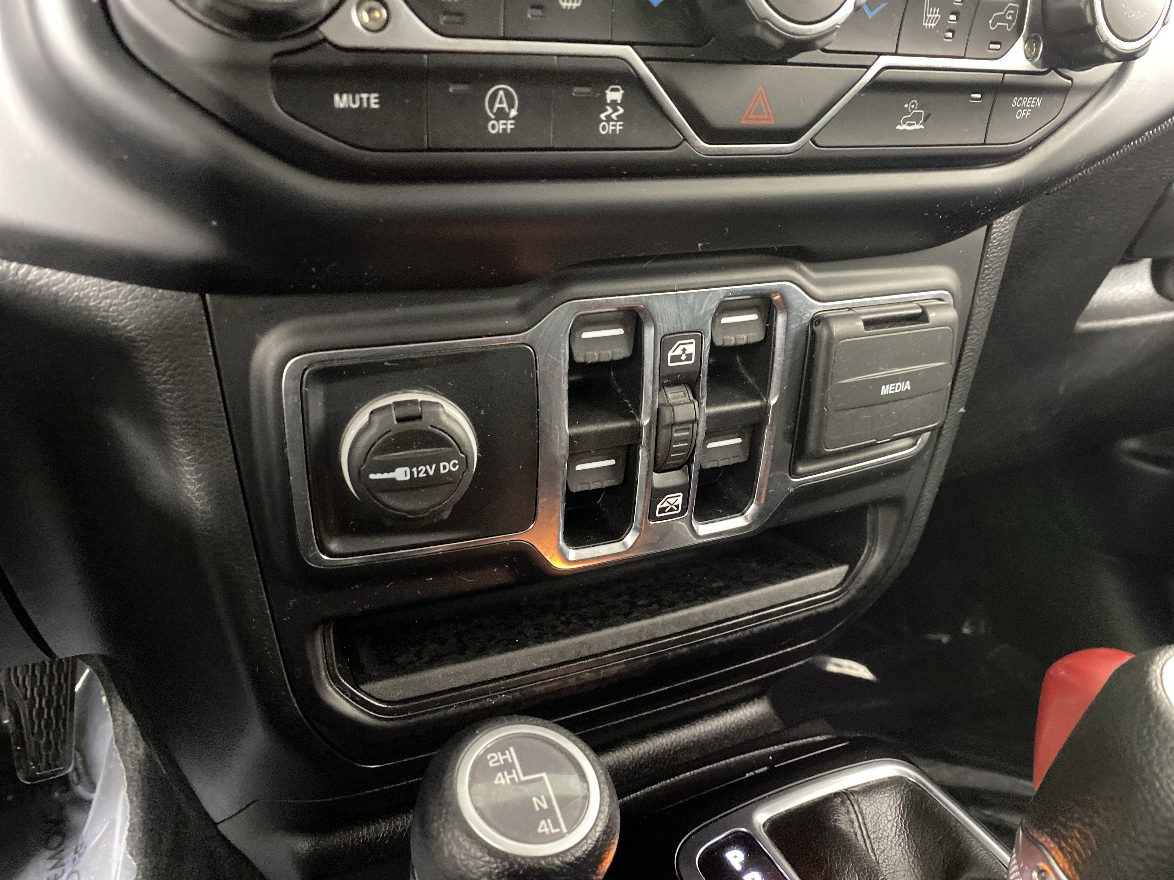 Used 2022 Jeep Gladiator Sport AWD/4WD image 29