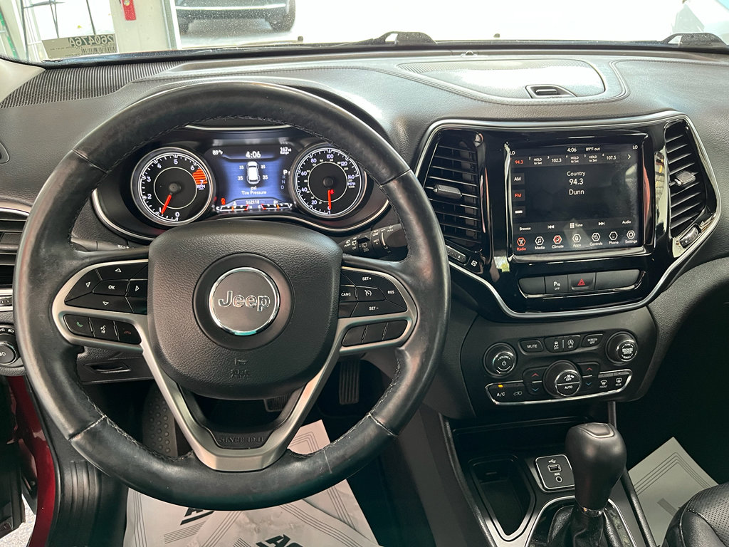 Used 2019 Jeep Cherokee Limited image 16