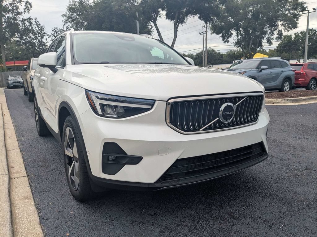 Certified 2023 Volvo XC40 B5 Plus w/ Protection Package Premier AWD/4WD image 8