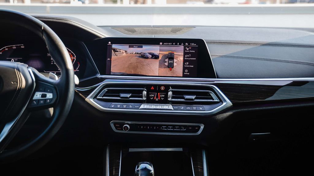 Used 2021 BMW X5 xDrive40i w/ Premium Package image 14