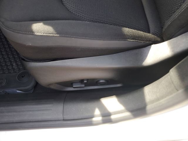 Used 2023 Jeep Renegade Latitude w/ Premium Group AWD/4WD image 17