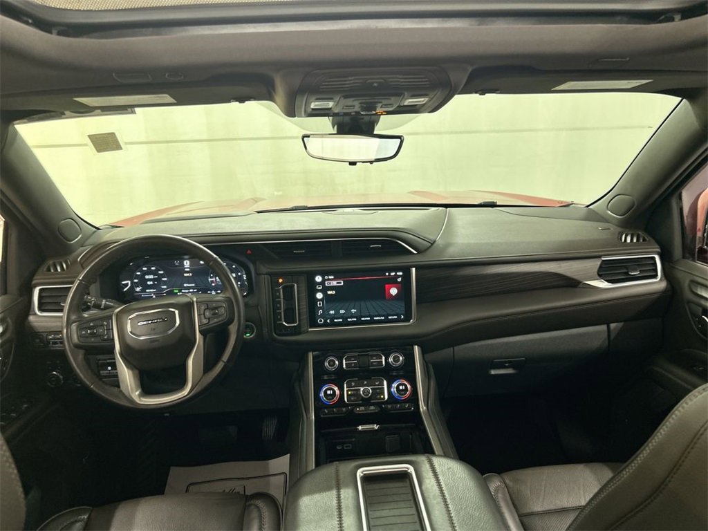 Used 2022 GMC Yukon XL Denali w/ Denali Ultimate Package image 18