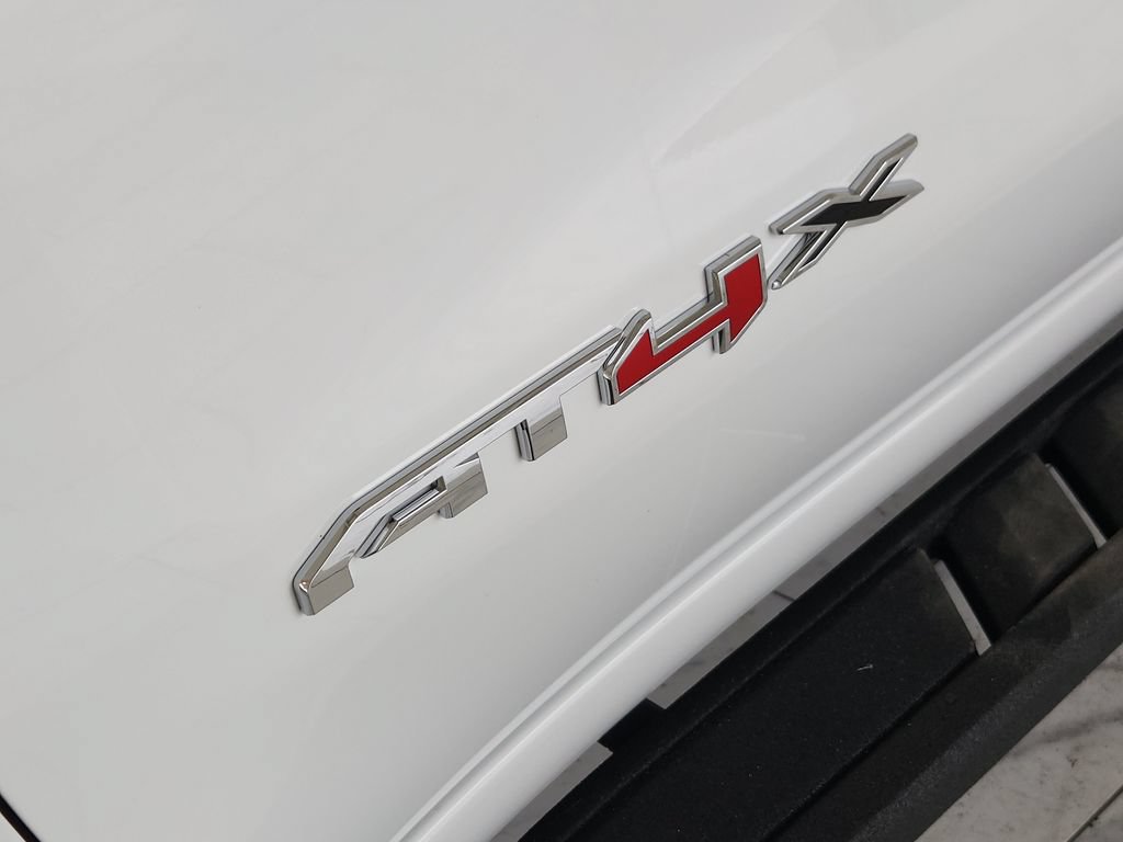 New 2026 GMC Sierra 1500 AT4X w/ LPO, Black Badging Package AWD/4WD image 11