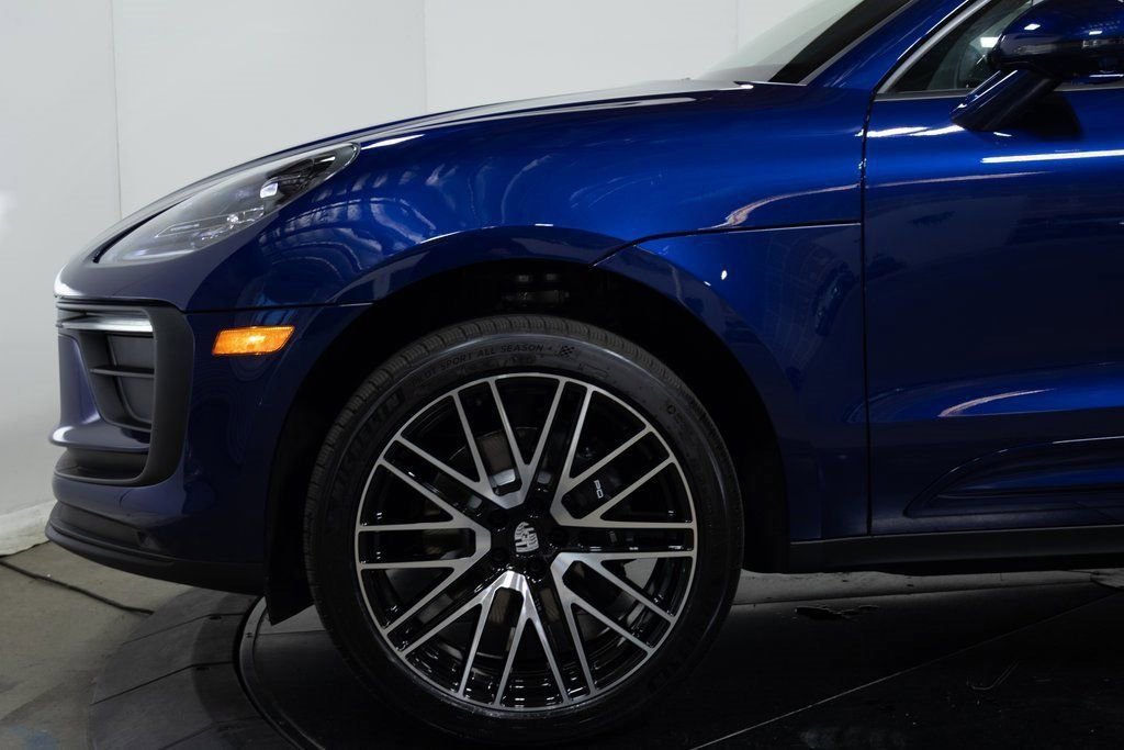 Certified 2025 Porsche Macan image 21