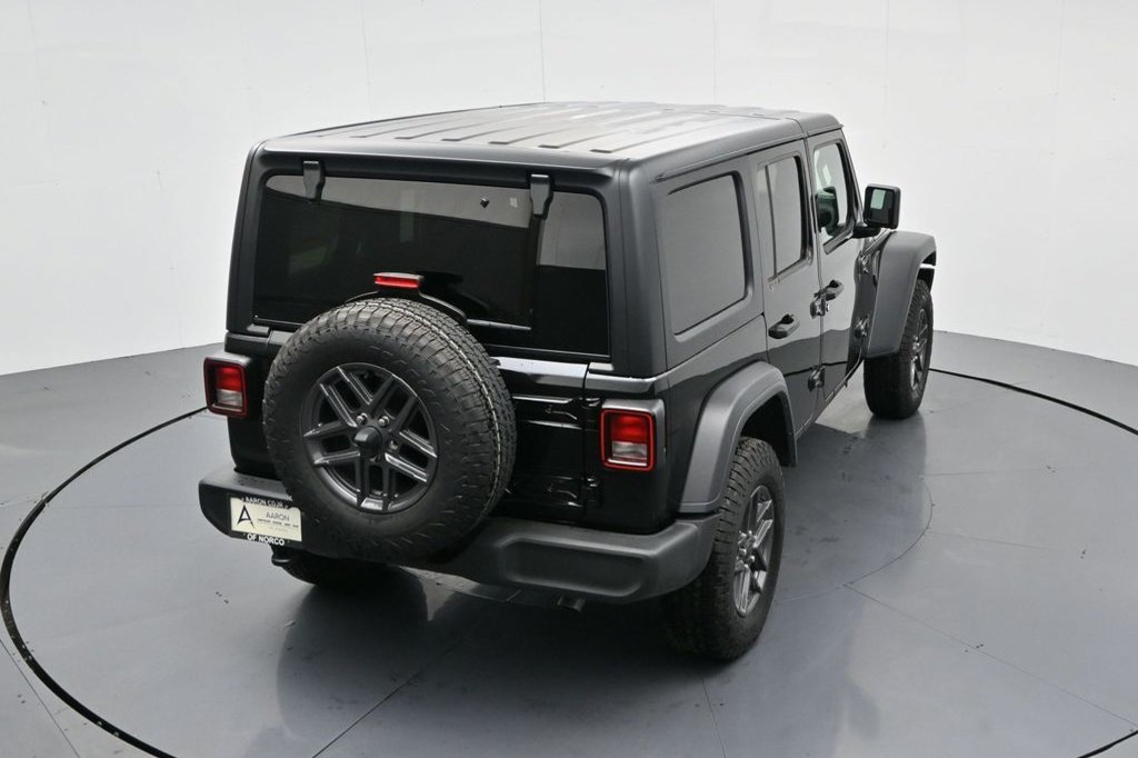 Used 2024 Jeep Wrangler Unlimited Sport AWD/4WD image 17