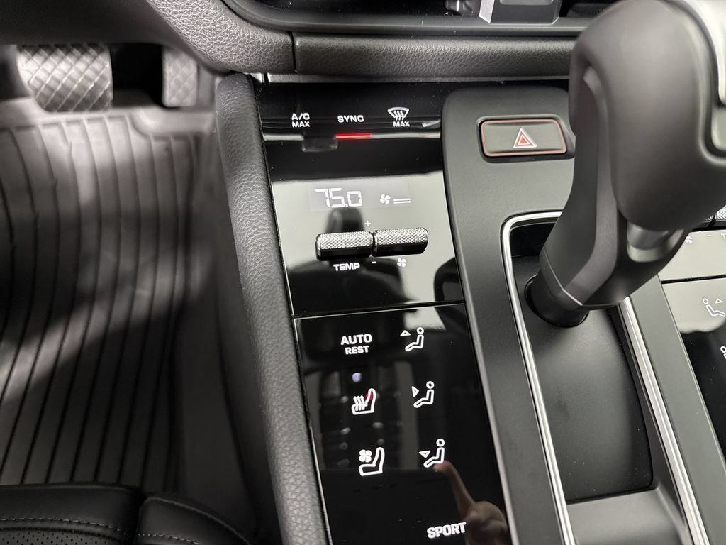 New 2026 Porsche Macan AWD/4WD image 30