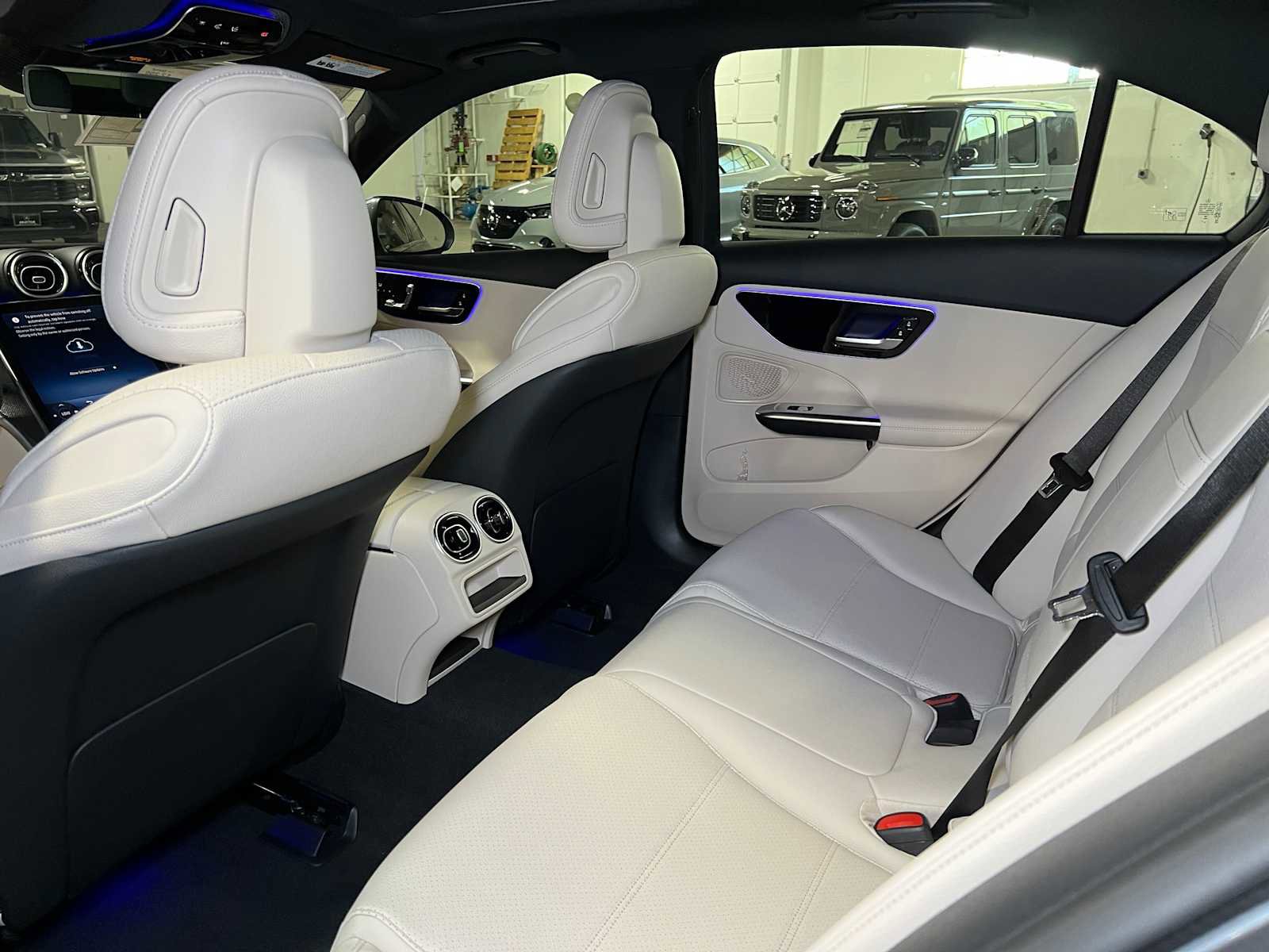 Used 2025 Mercedes-Benz C 300 4MATIC Sedan image 17