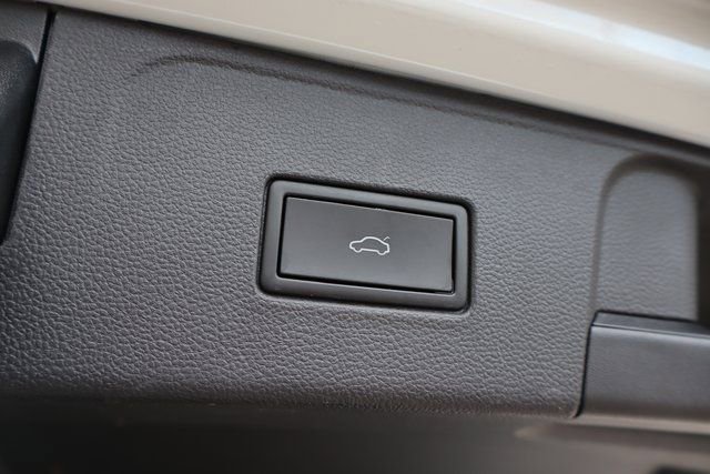 Used 2023 Volkswagen Atlas SEL image 40