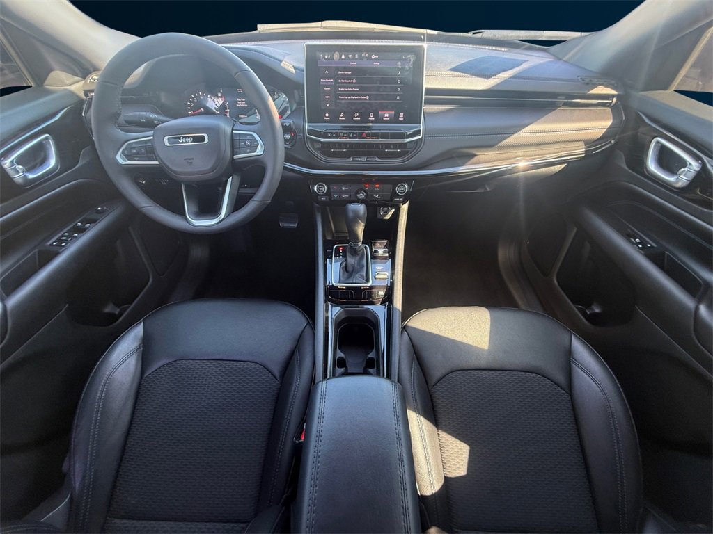 New 2026 Jeep Compass Latitude image 12