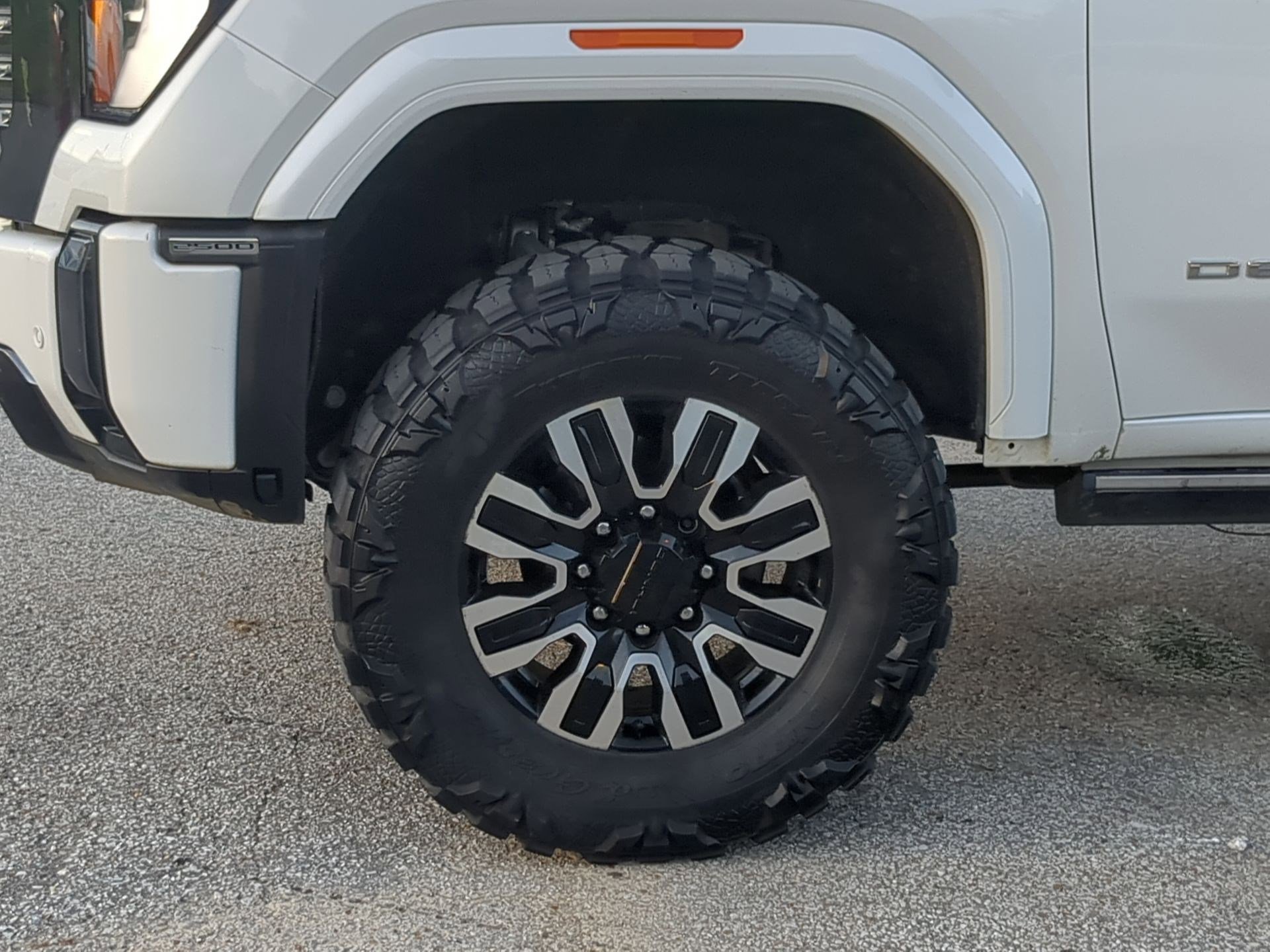 Used 2024 GMC Sierra 2500 Denali Ultimate w/ Max Trailering Package image 11