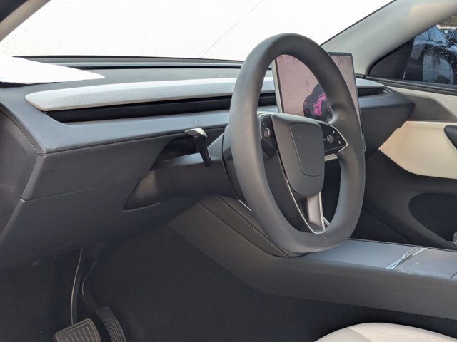 Used 2026 Tesla Model Y Long Range image 2