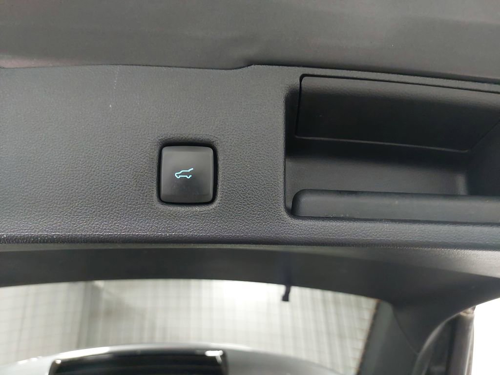 Used 2022 Ford Escape Titanium w/ Class II Trailer Tow Package image 13