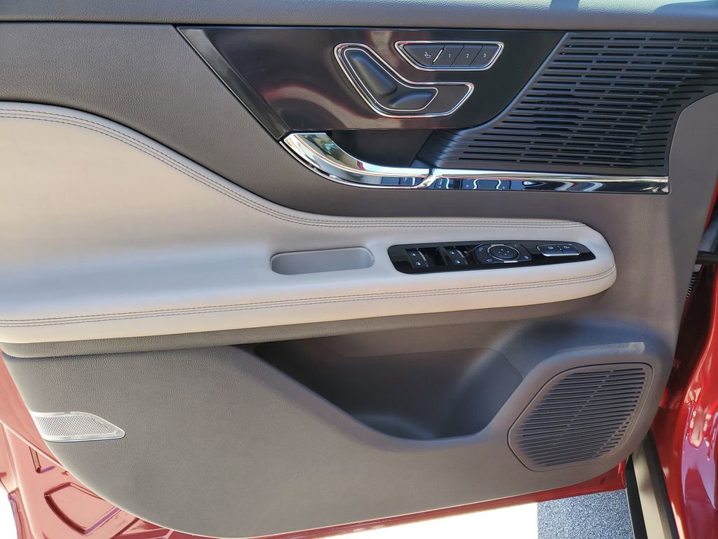 Certified 2022 Lincoln Corsair FWD image 18