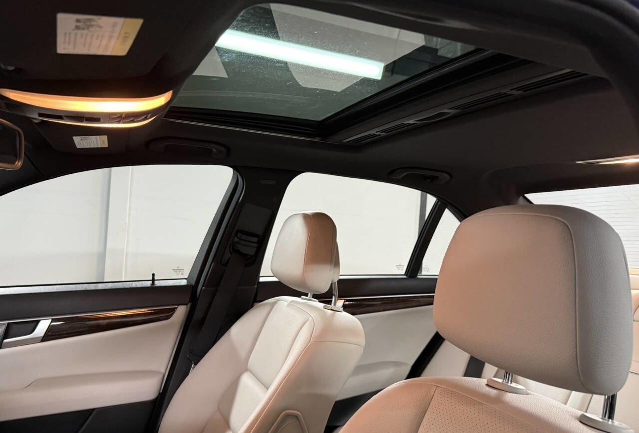 Used 2012 Mercedes-Benz C 250 Sedan image 12