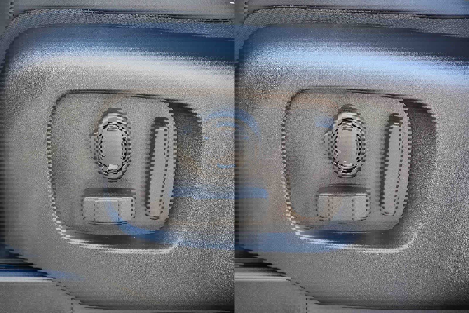 New 2026 Land Rover Discovery Limited Edition image 18