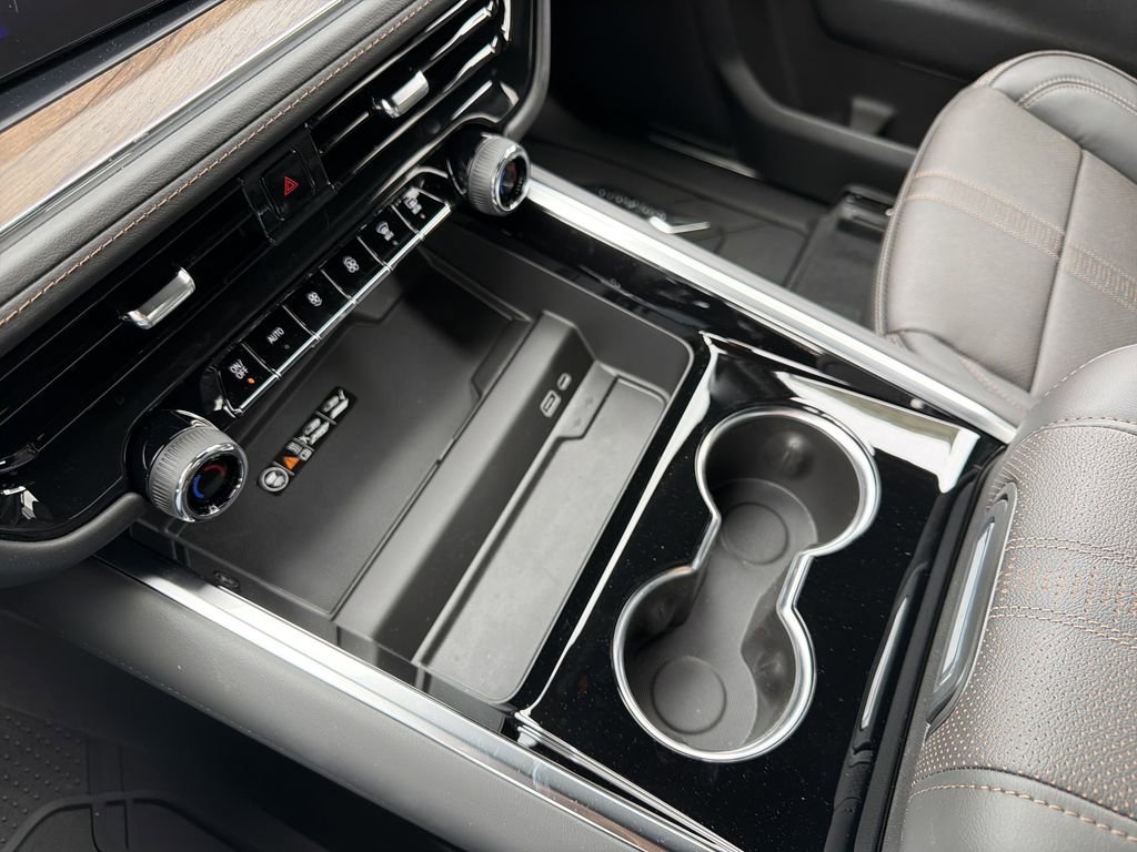 New 2026 Chevrolet Tahoe High Country AWD/4WD image 7
