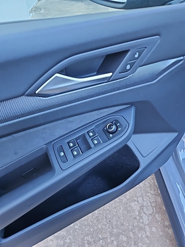 New 2026 Volkswagen GTI SE FWD image 26