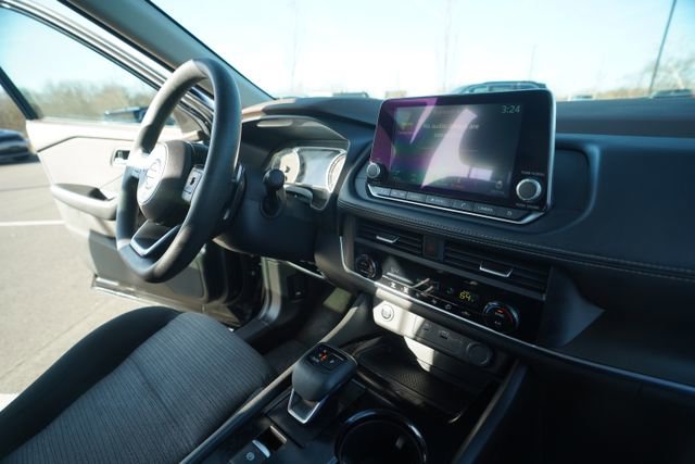 Used 2023 Nissan Rogue SV image 32