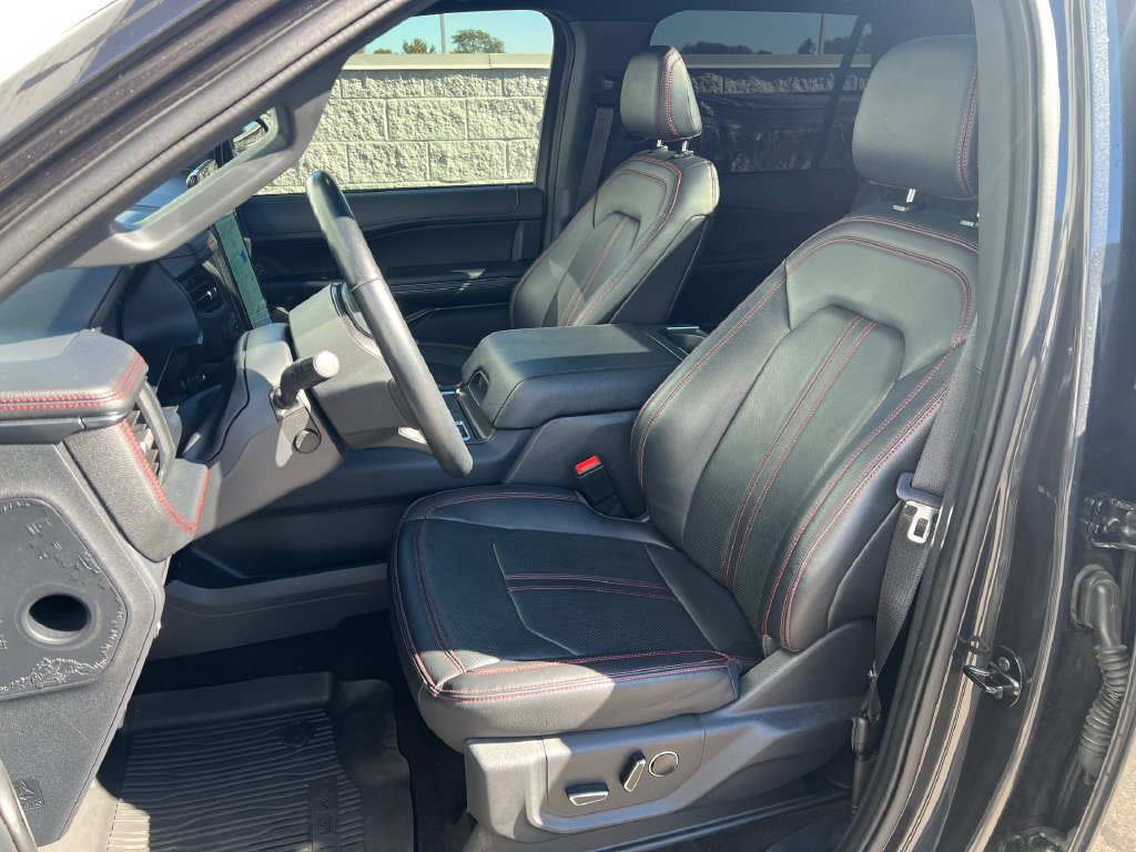 Used 2023 Ford Expedition Limited AWD/4WD image 12