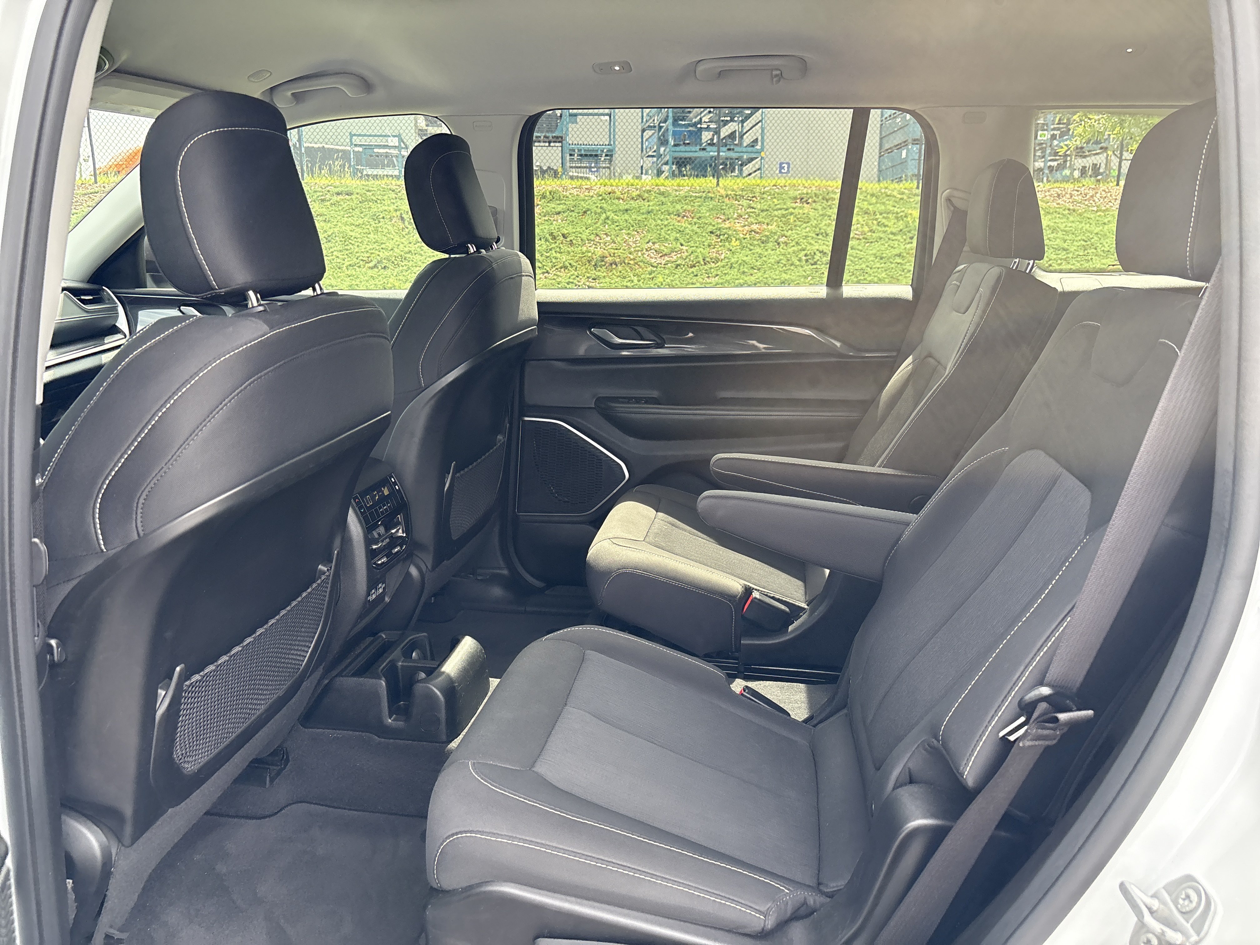 Used 2021 Jeep Grand Cherokee L Laredo w/ Luxury Tech Group I RWD image 32