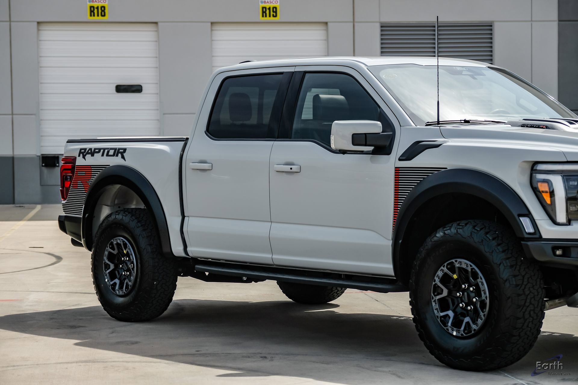 Used 2026 Ford F150 Raptor AWD/4WD image 25