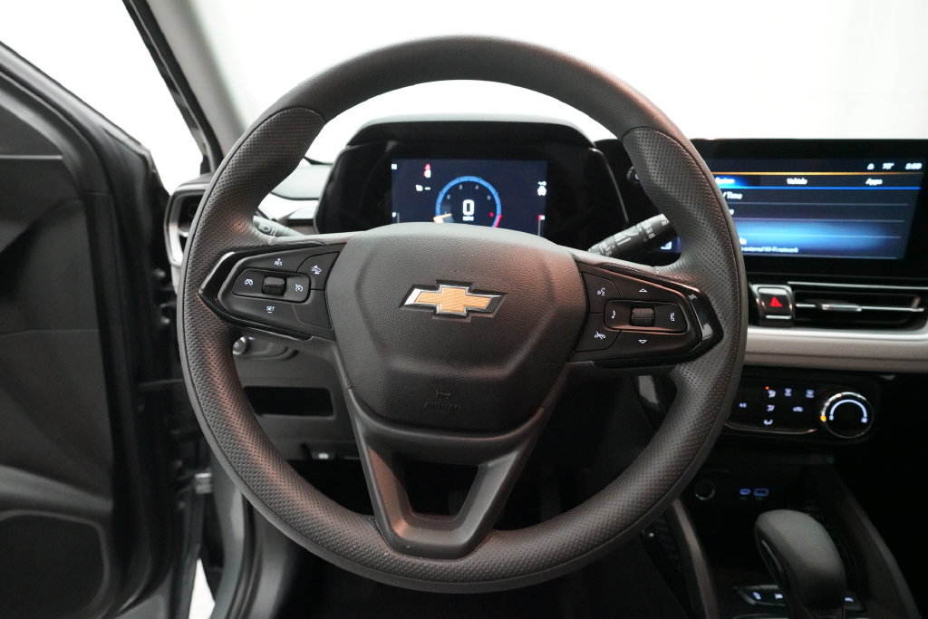 Used 2025 Chevrolet TrailBlazer LT AWD/4WD image 4