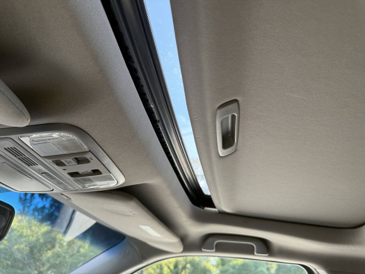 Used 2011 Honda Pilot EX-L image 21