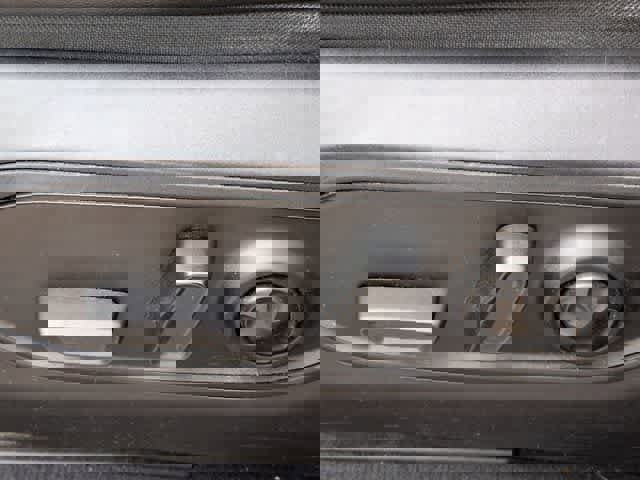 Used 2023 Jeep Grand Cherokee Limited w/ Black Appearance Package image 17