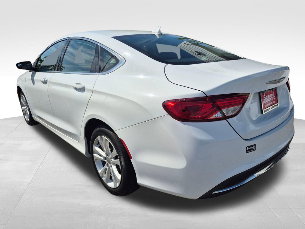 Used 2016 Chrysler 200 Limited Platinum w/ Comfort & Convenience Group image 4