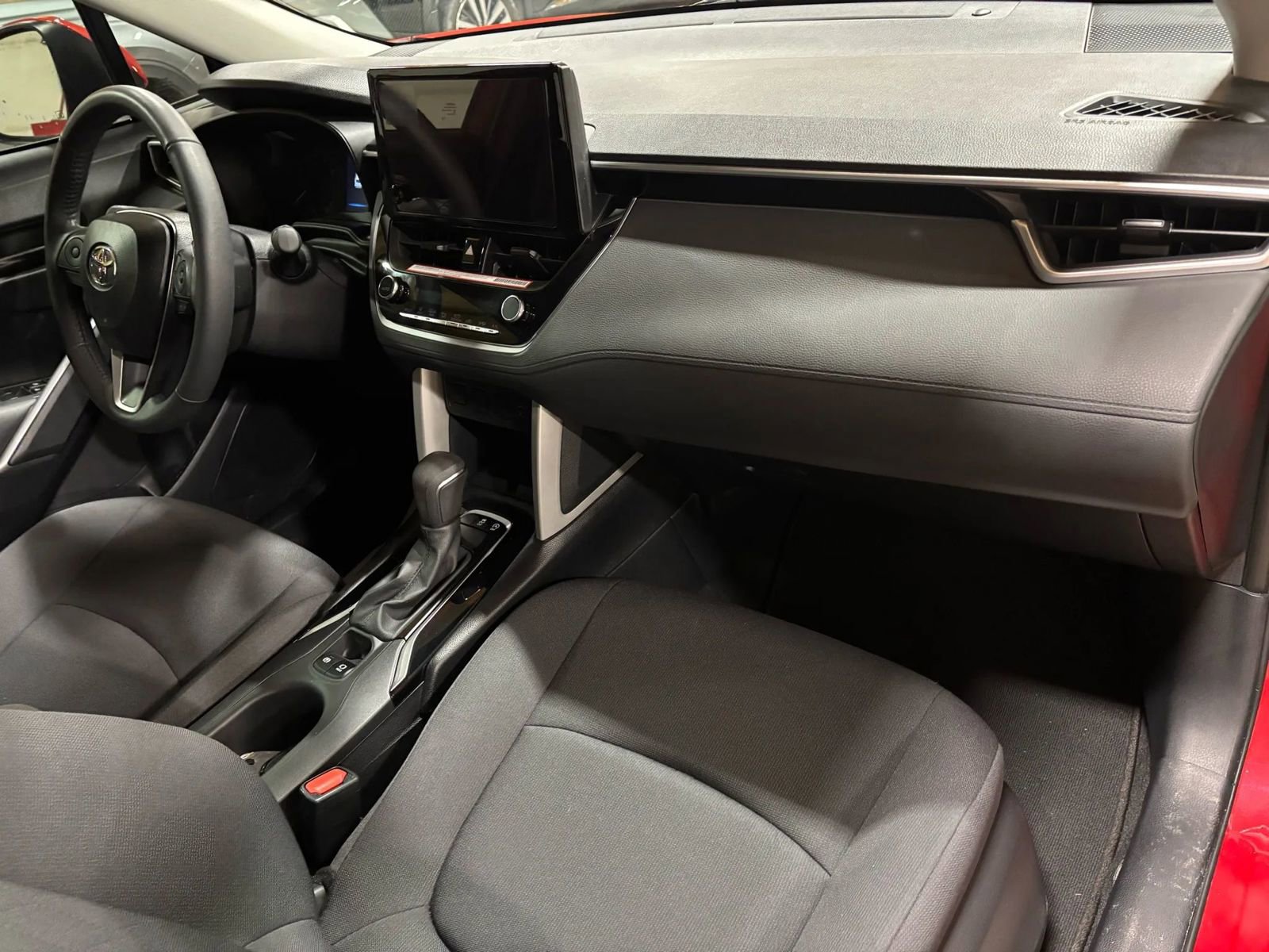 Used 2024 Toyota Corolla Cross LE image 34