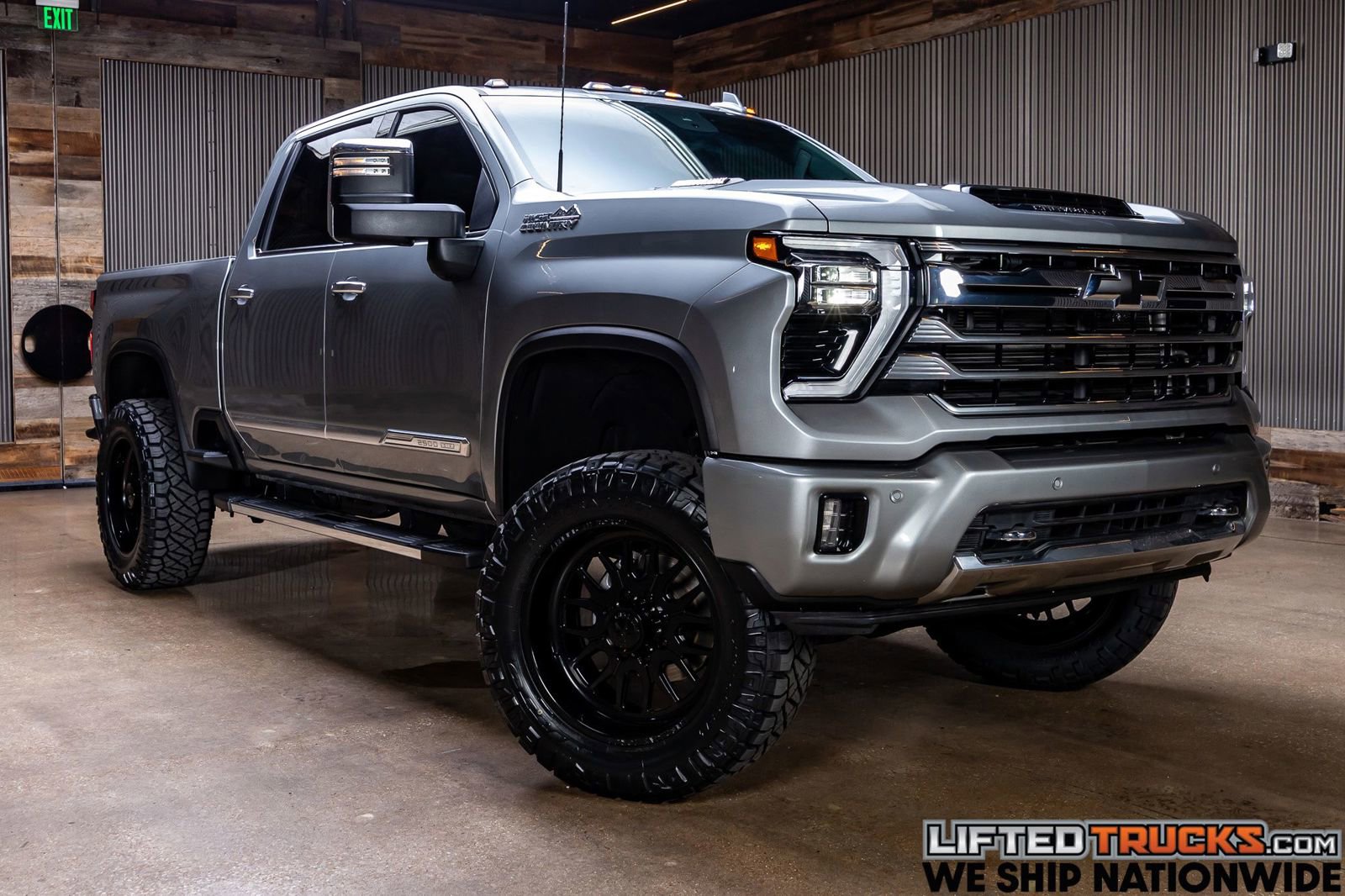 Used 2024 Chevrolet Silverado 2500 High Country w/ High Country Premium Package AWD/4WD image 1